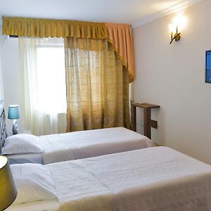 Habitación con 2 Camas Individuales